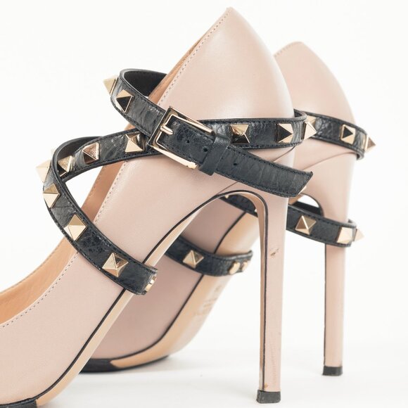 Valentino Garavani Studwrap Poudre & Noir Rockstud Pointed-Toe Pumps - Picture 8 of 12